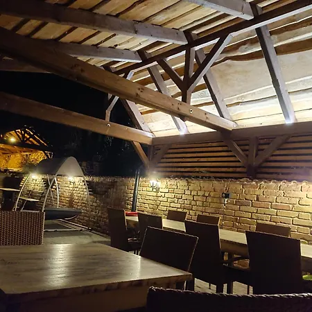 Penzion Starovice بيت ضيافة